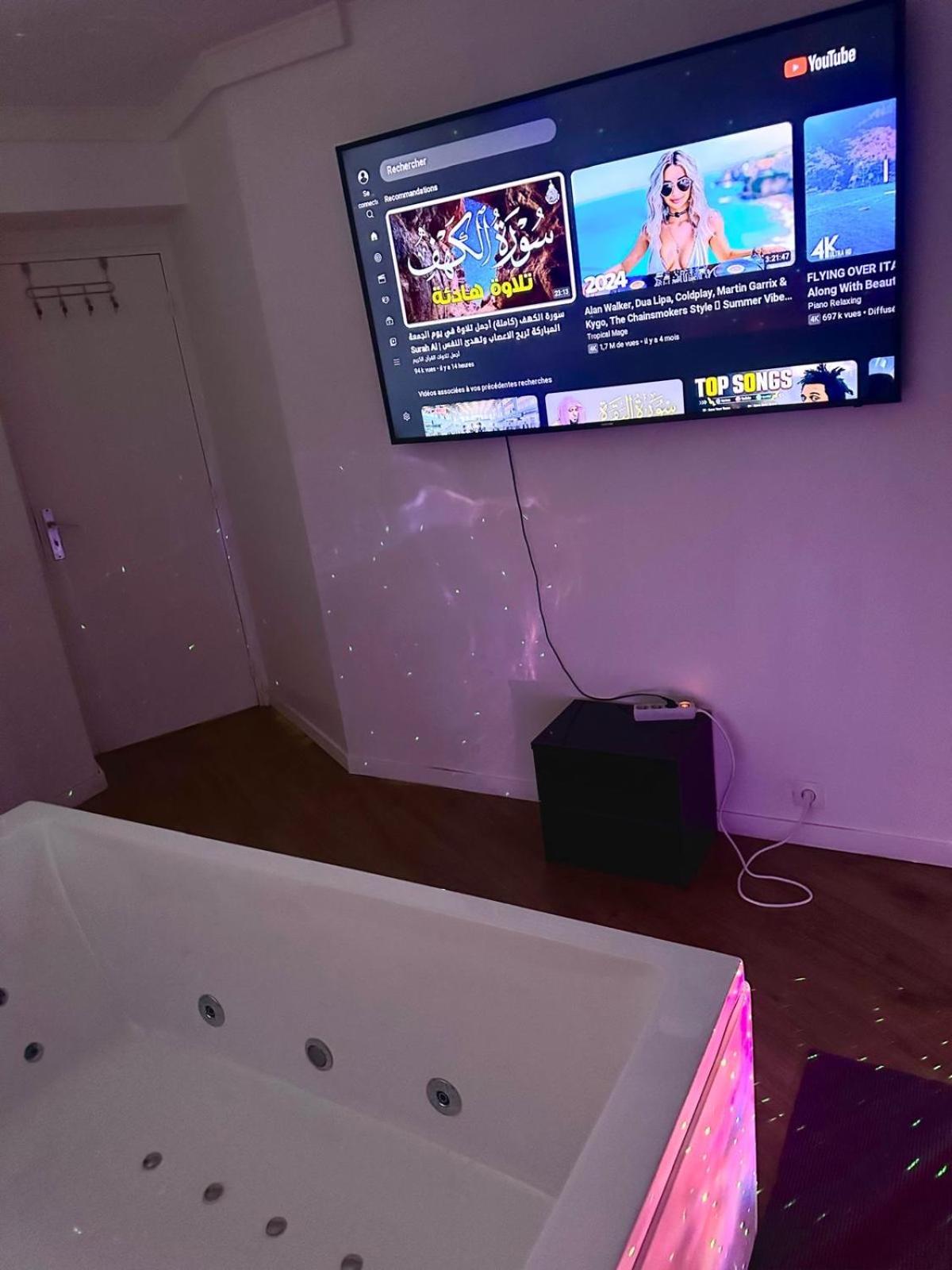 Paris La Defense - Santorin Apartment With Jacuzzi Courbevoie Exterior photo